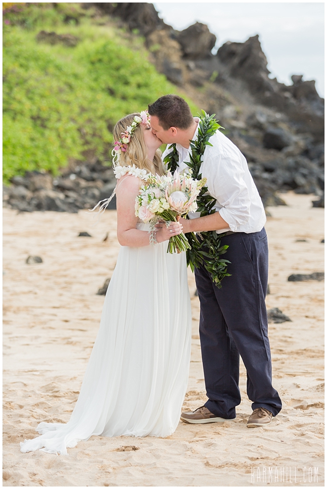 Cruising To Happily Ever After ~ Lesley & Nathan's Maui Beach Wedding