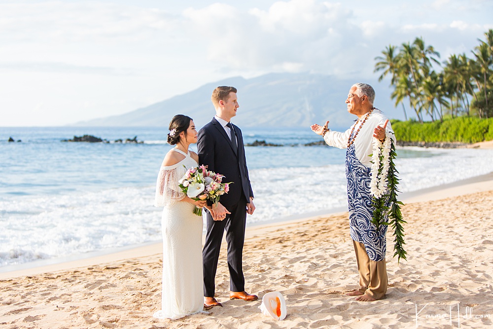 Beach wedding in Maui
