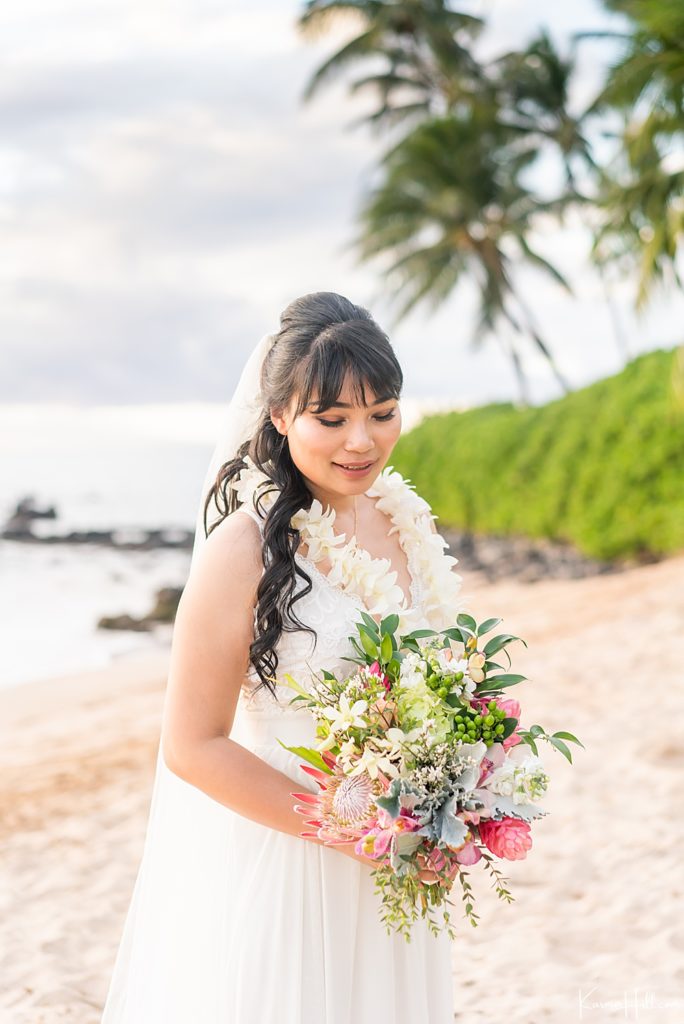 beautiful bride on hawaii beach 