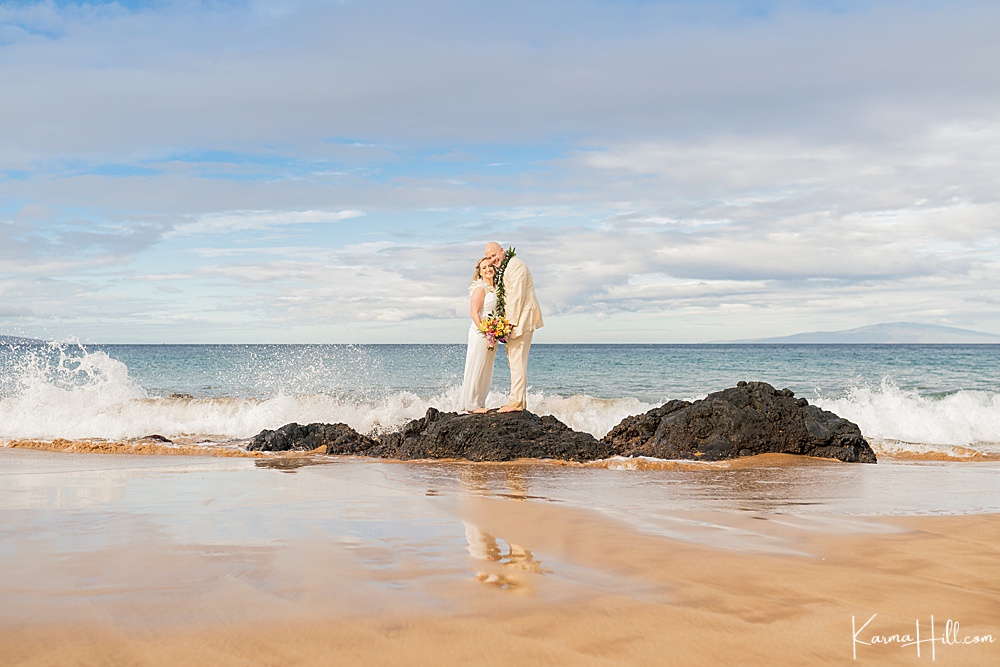 Maui vow renewal - best wedding photographer - hawaii - beach 