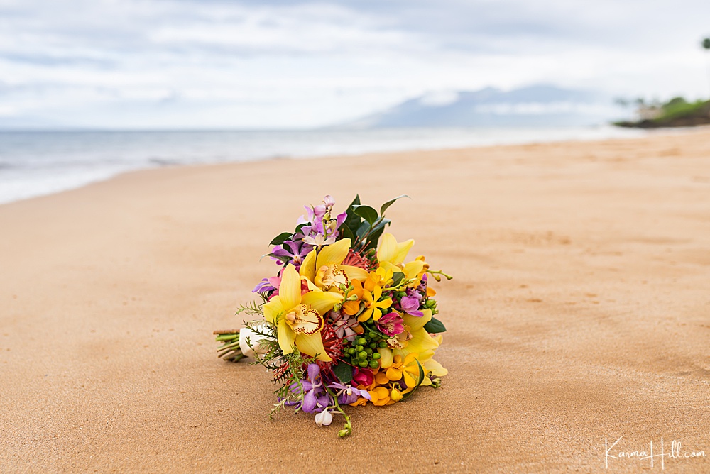 tropical beach wedding - bouquet inspiration 