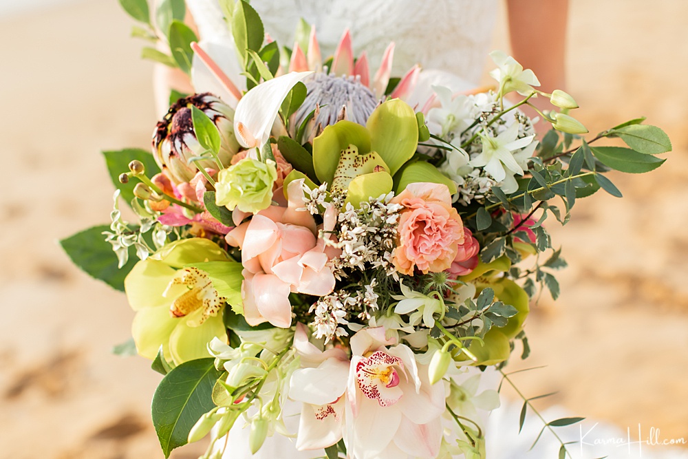 Maui wedding - bouquet ideas