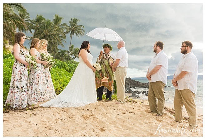 maui beach wedding - rain 