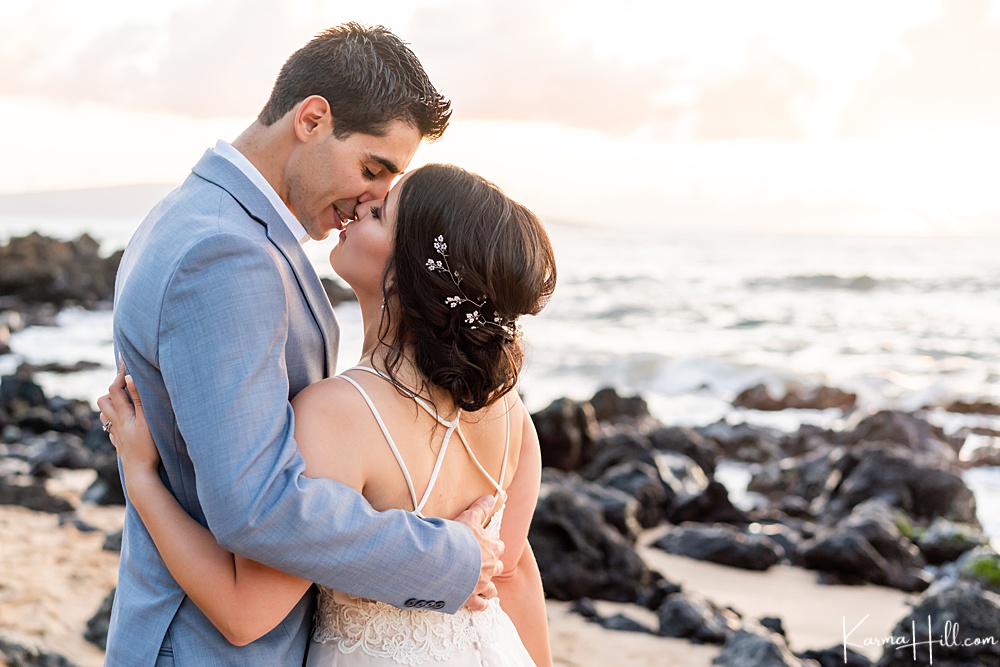 elope in Maui 