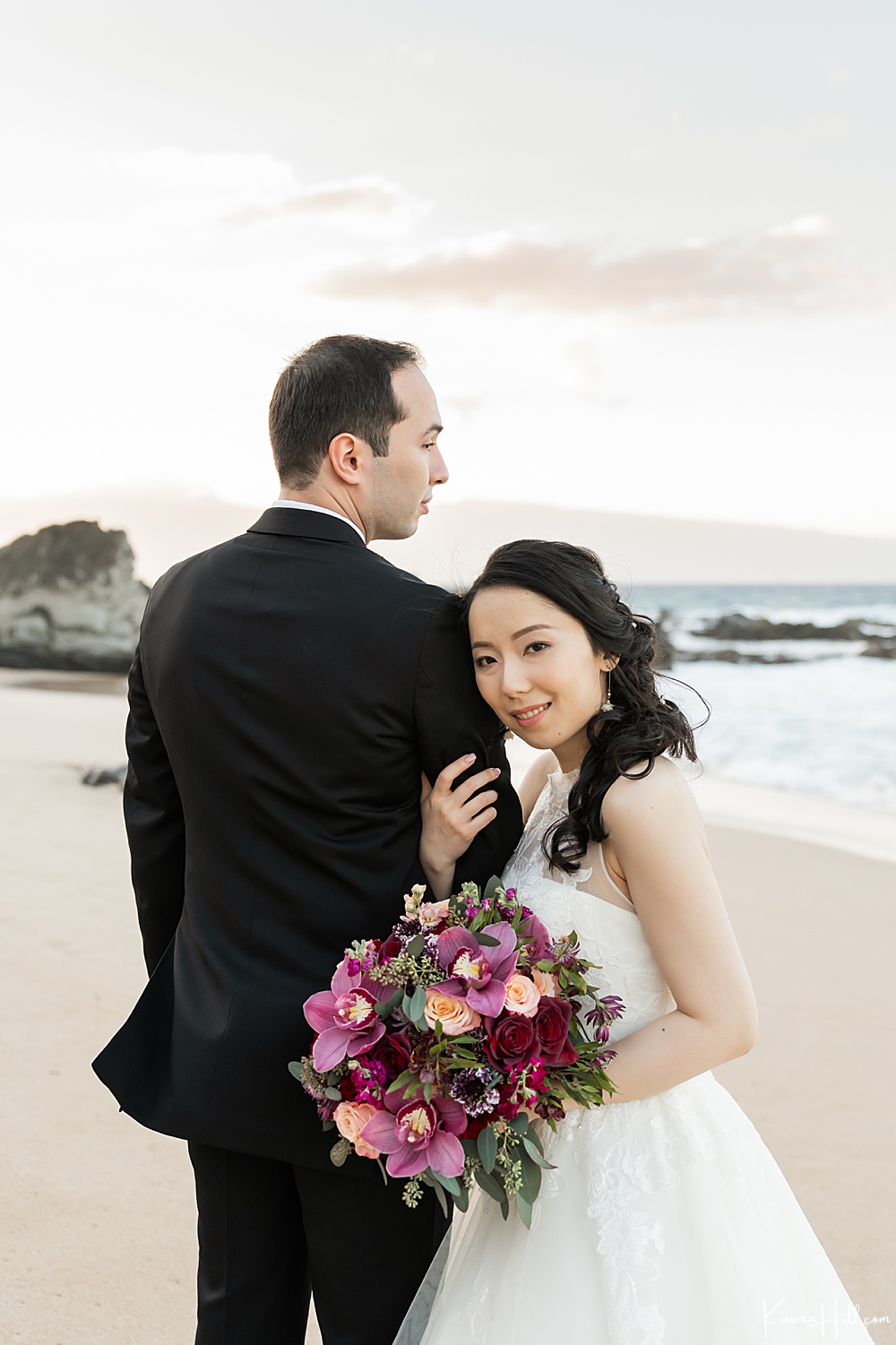 beach wedding inspiration - fall bouquet - beach bridal ideas - gorgeous beach wedding - purple wedding bouquet 