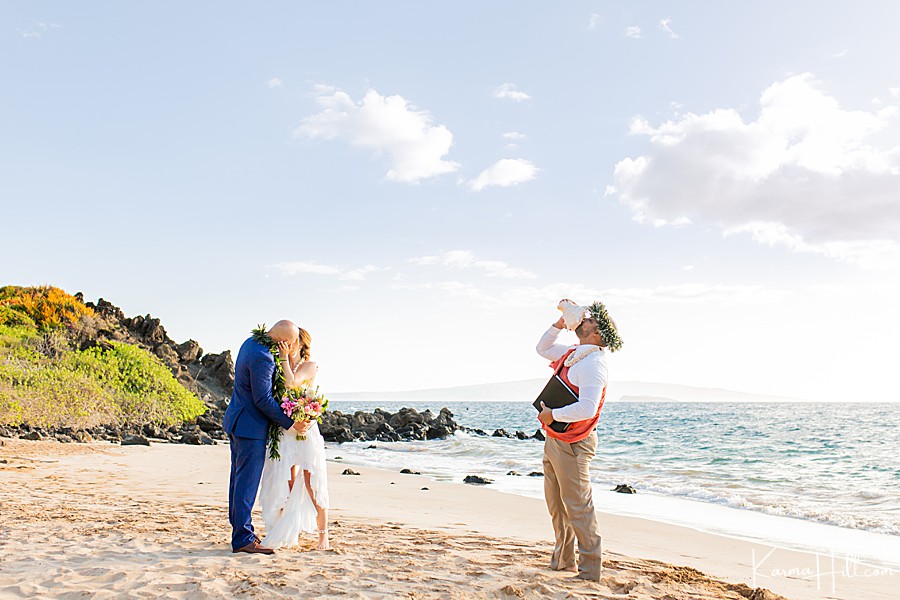 maui conch shell blowing for wedding