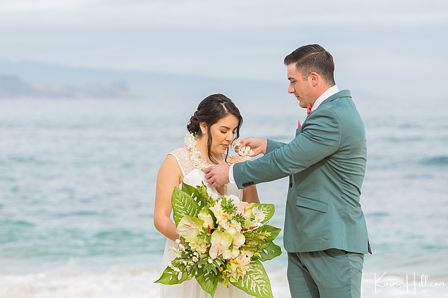 maui elopement on the beach with amazing wedding bouquet