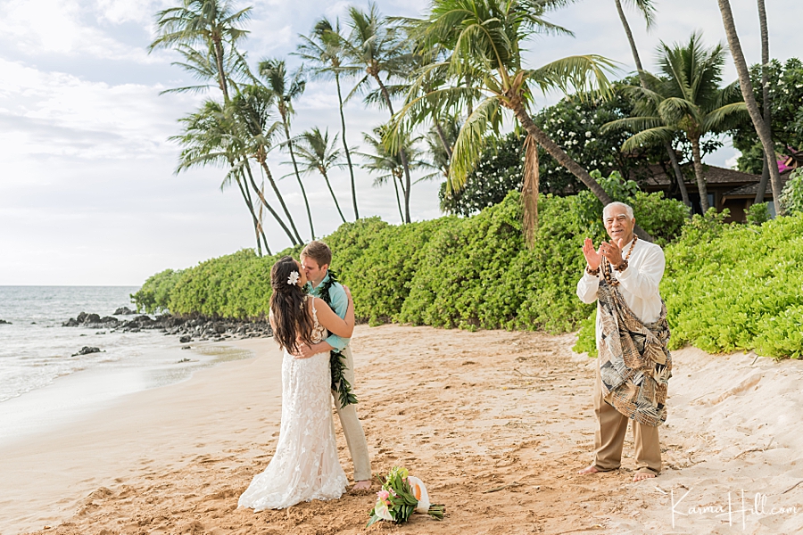 Maui wedding Kiss