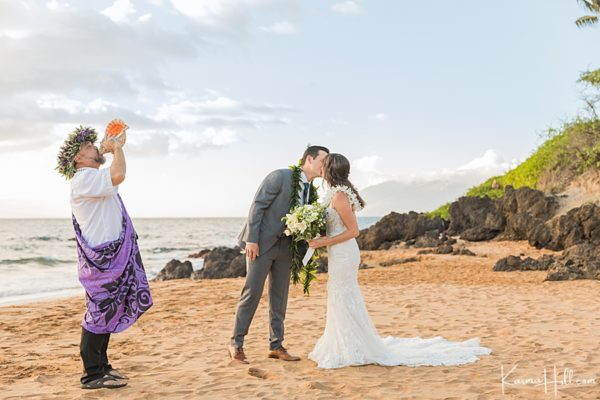 Vacation Turned Elopement - Molly & Cody's Elopement in Maui