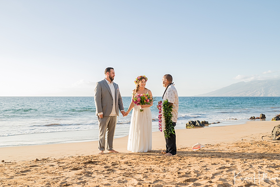 beach wedding in Maui