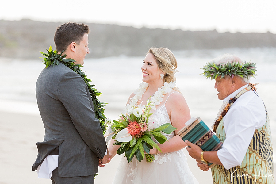 beach wedding ceremony in Maui, Hawaii