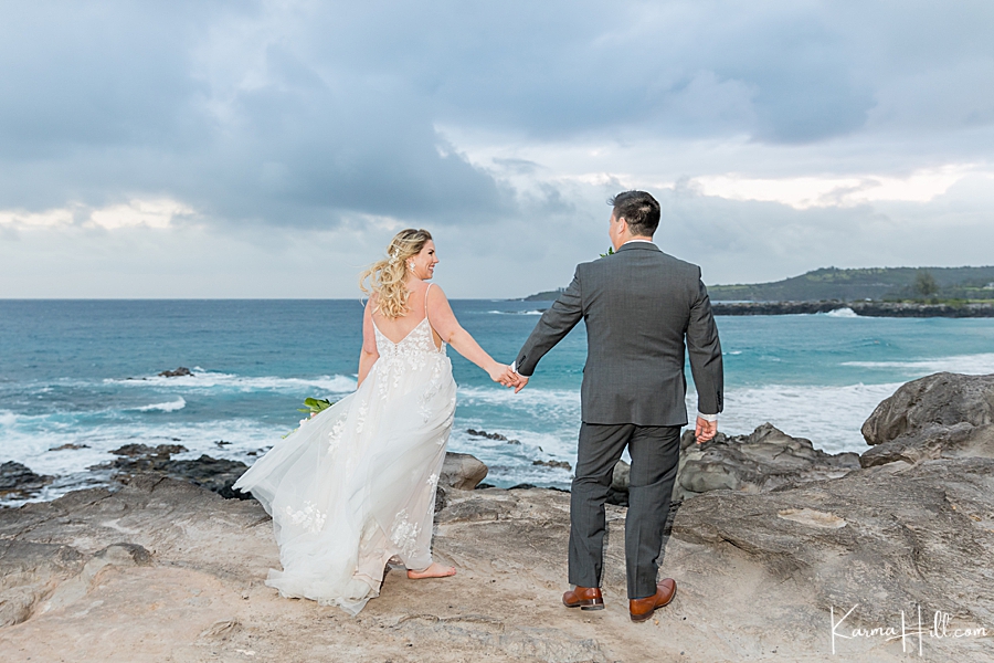 cliff side wedding in Hawaii