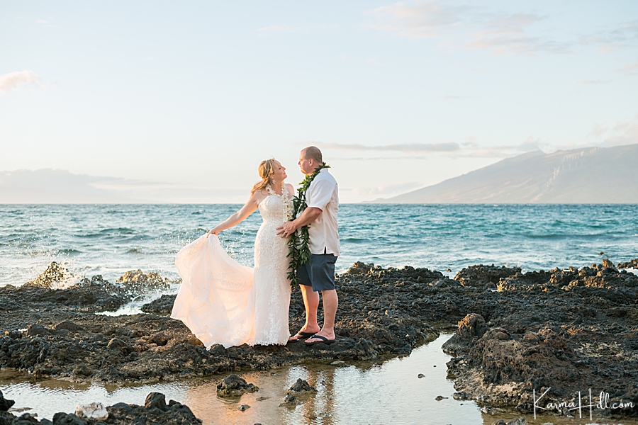 bride and groom in Maui 