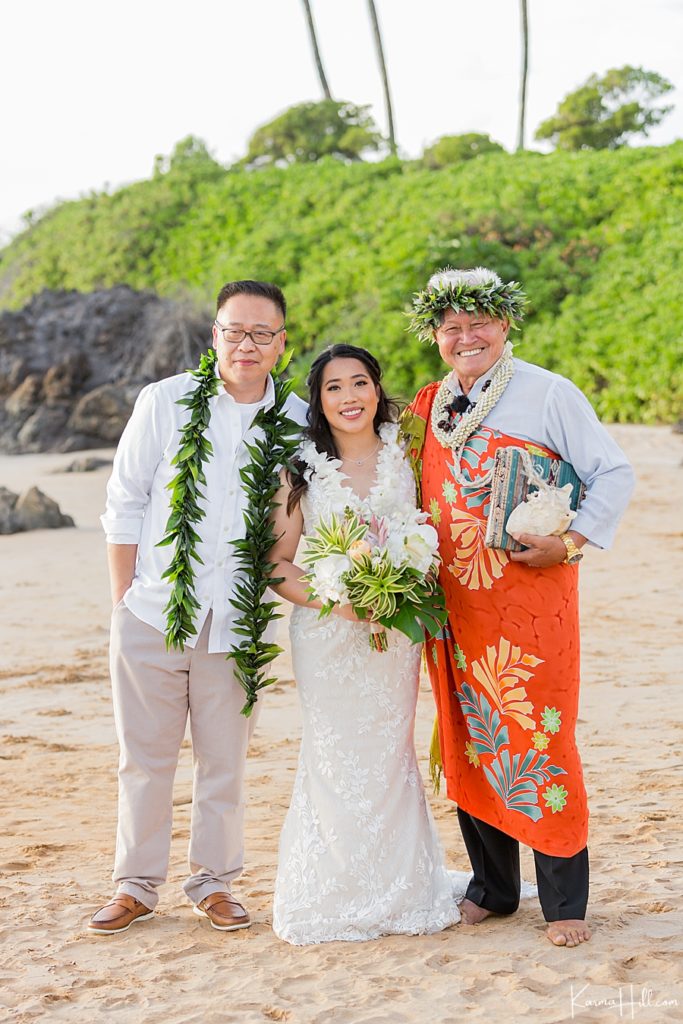 Beach wedding in maui