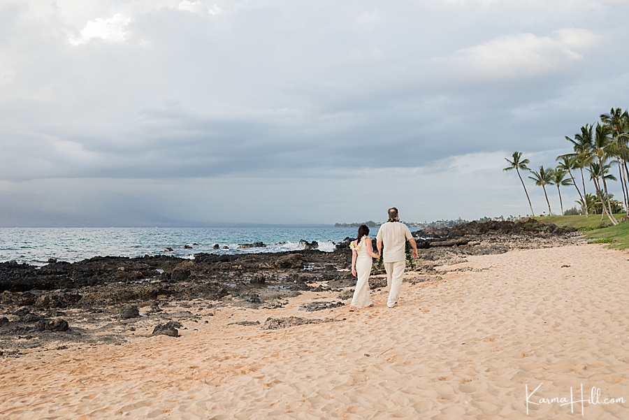 overcast wedding in hawaii 