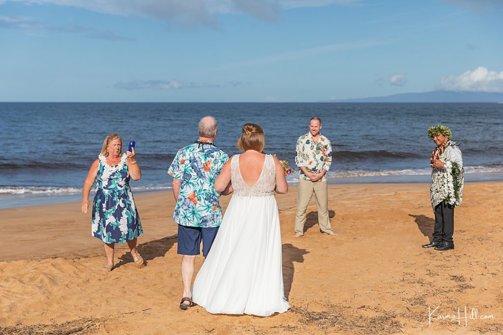 real wedding on a beach in hawaii 