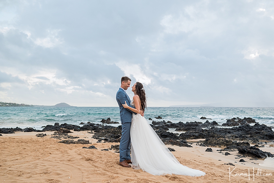 overcast beach wedding in hawaii 