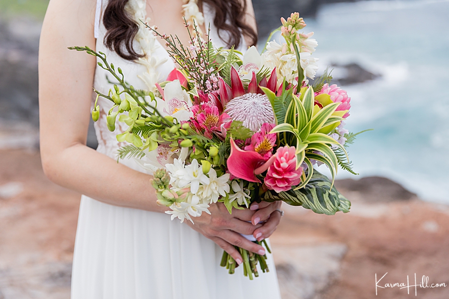tropical hawaiian bouquet ideas with ginger and protea and tuberose 