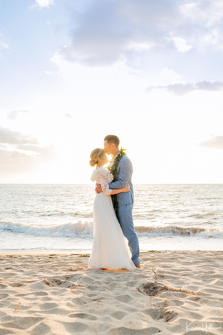 pastel maui wedding photo on the beach 