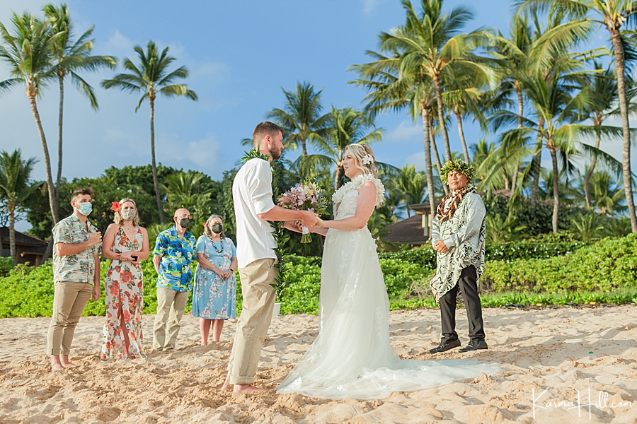 small beach wedding in hawaii 