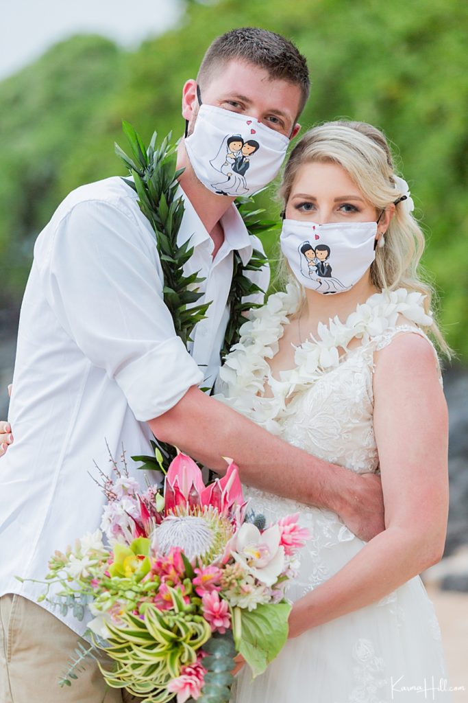 bride and groom cute covid mask ideas 