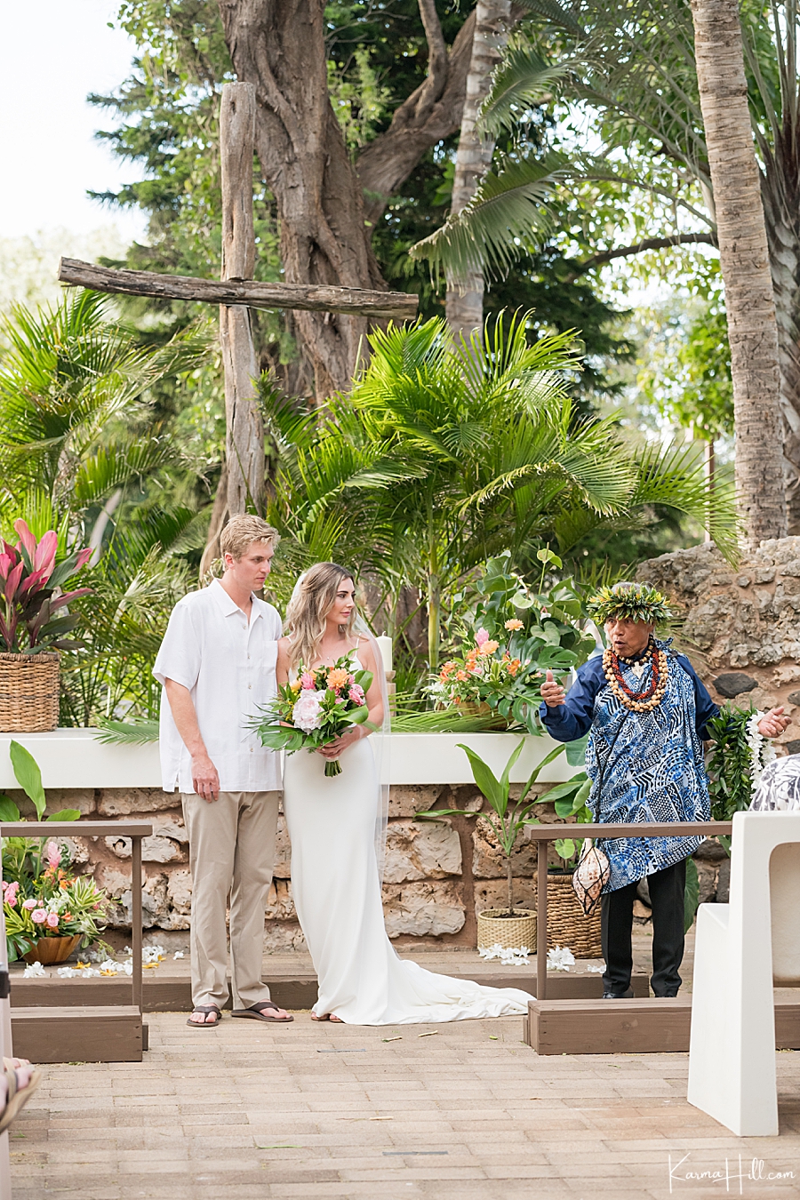 Rustic Hawaiian Ruins - Wedding in Maui
