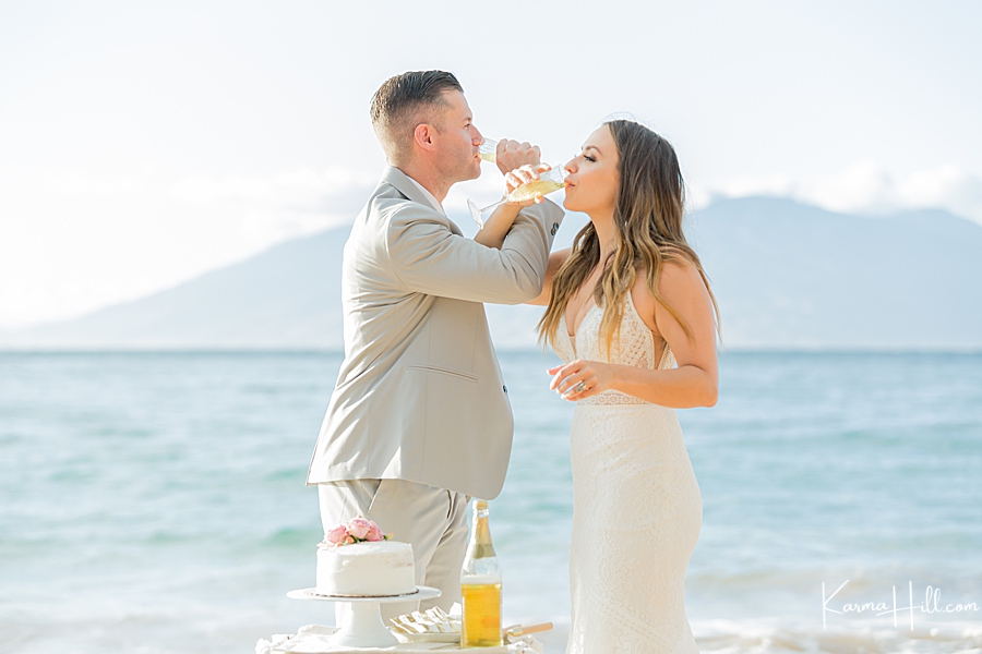bride and groom beach wedding photography
