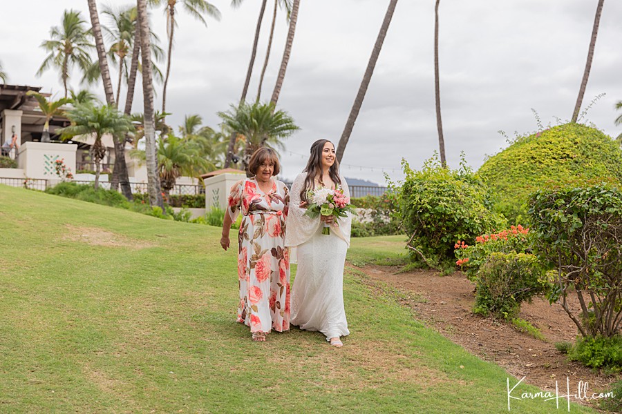 bride walking down the aisle at hawaii wedding
