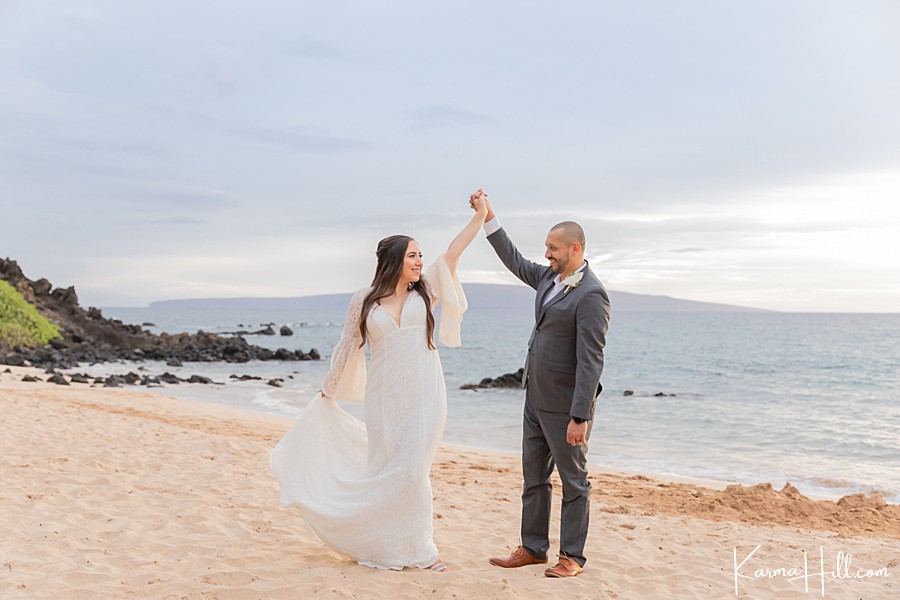 bride and groom beach photos