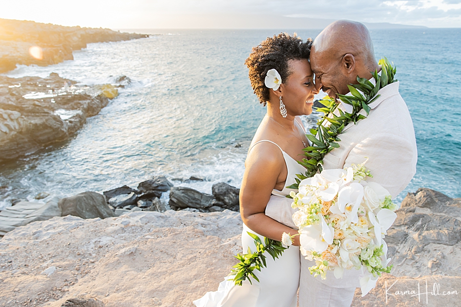 bride and groom beach pose ideas
