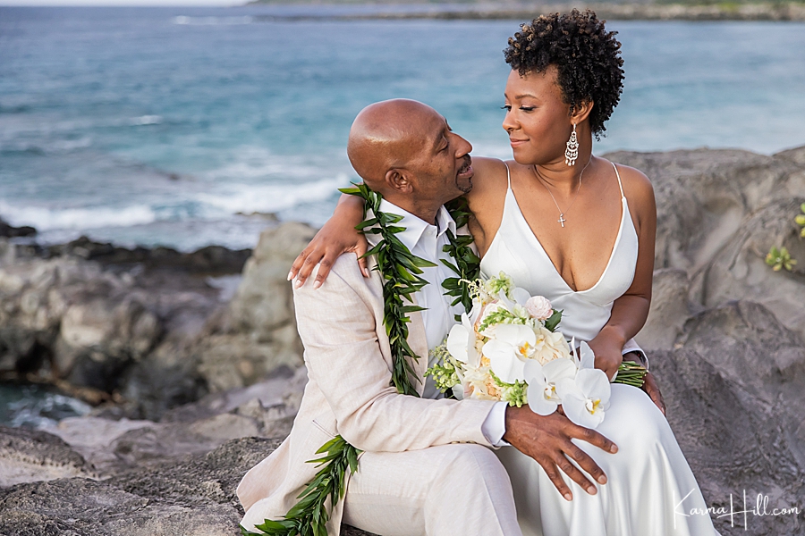 bride and groom beach pose ideas
