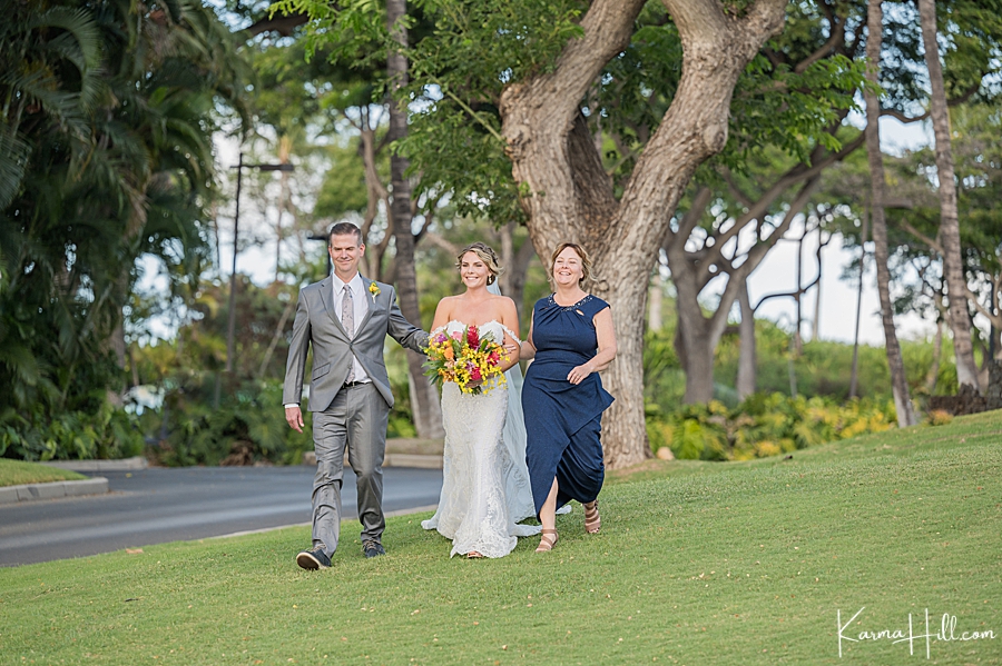 bride first looks at maui wedding