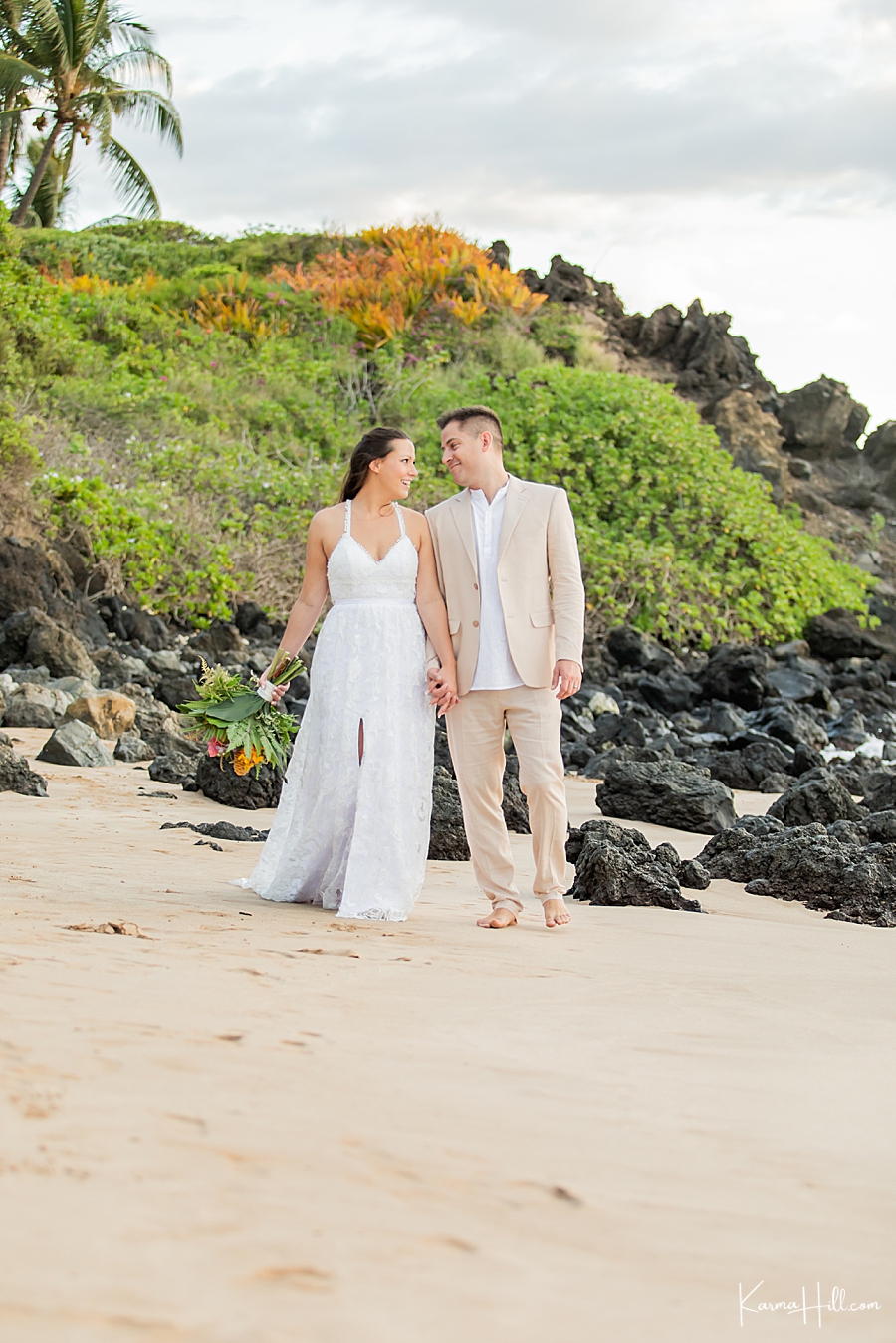 Hawaii beach elopement
