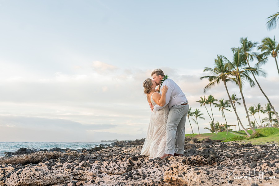 hawaii wedding during sunset