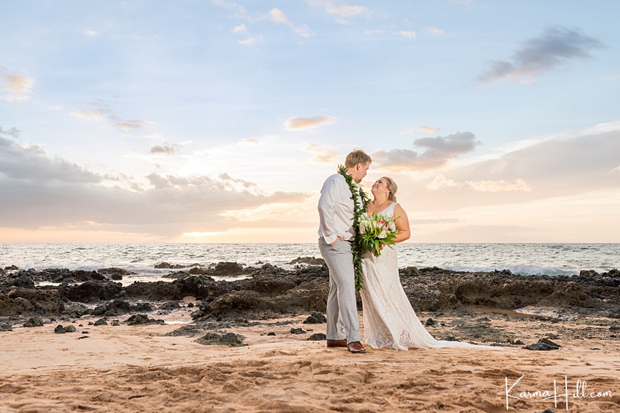 beach wedding photographers in maui