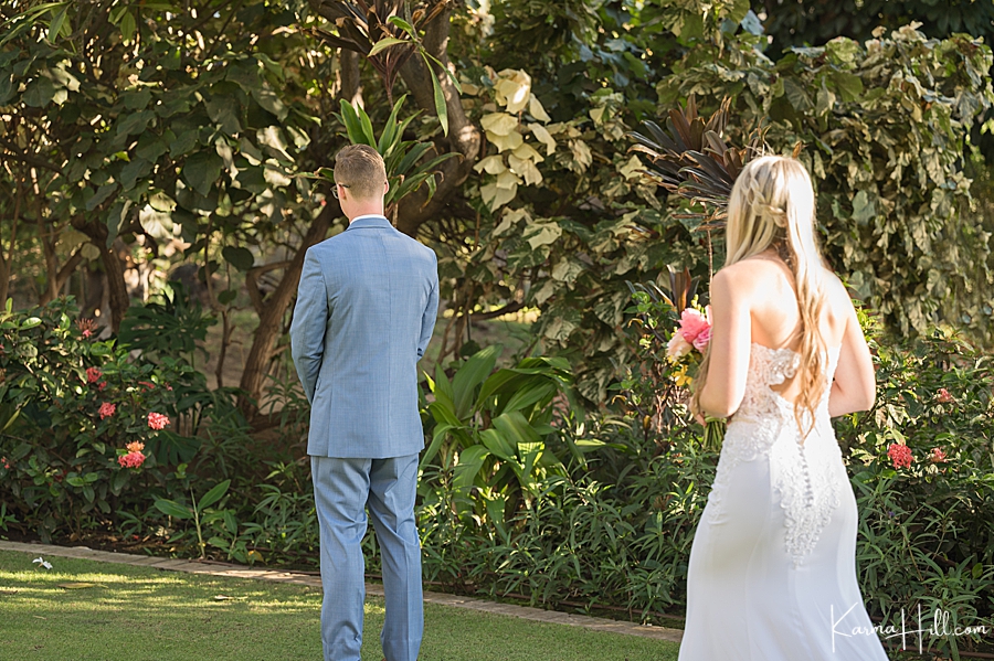 bride and groom first looks at hawaii wedding 