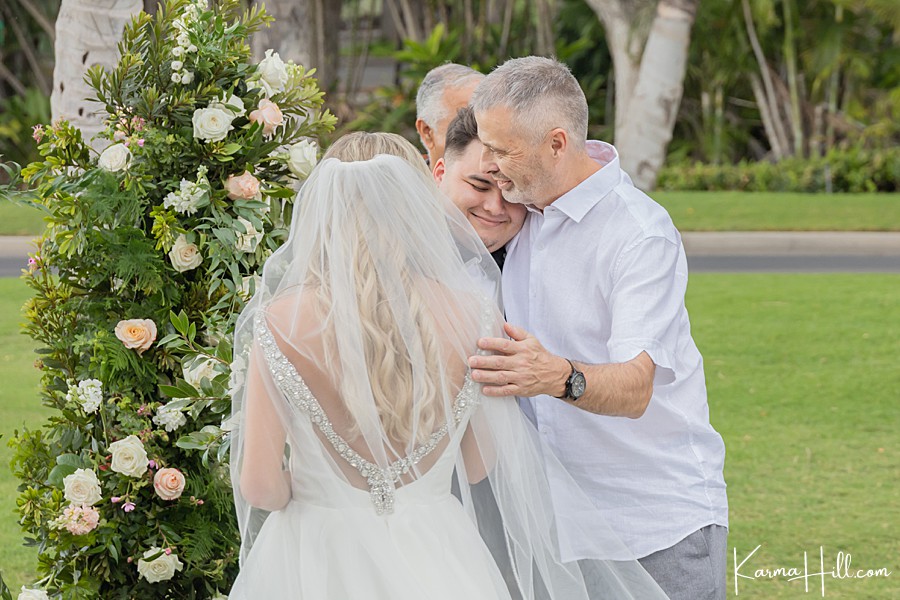 bride and groom at hawaii venue wedding