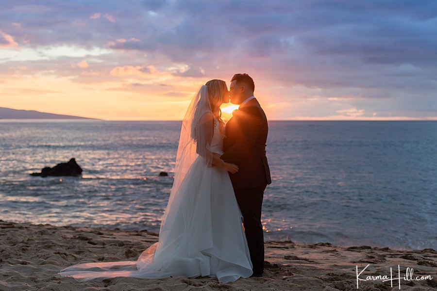 sunset couples portraits in maui