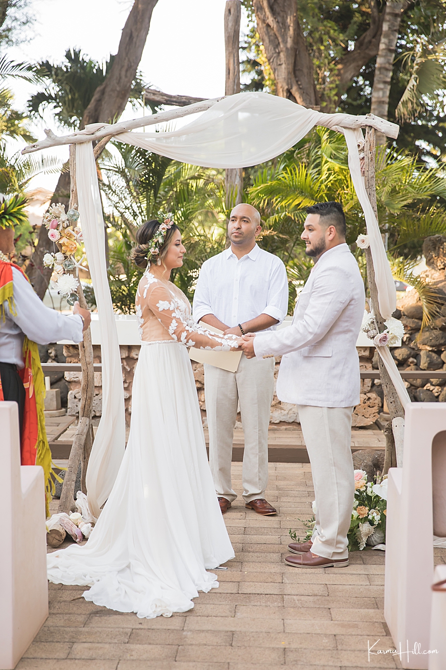 bride and groom at maui venue wedding