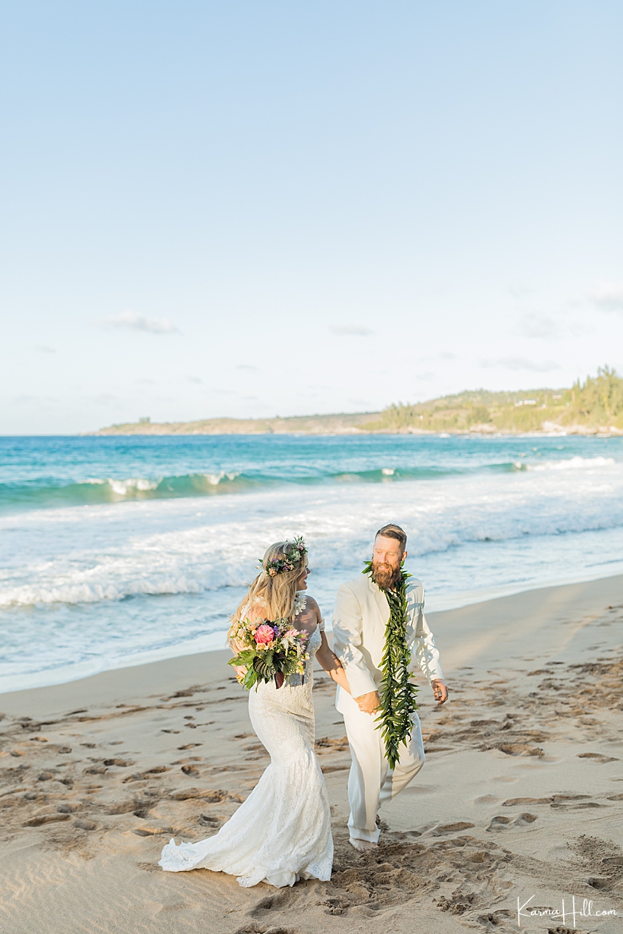hawaii beach wedding camera-man