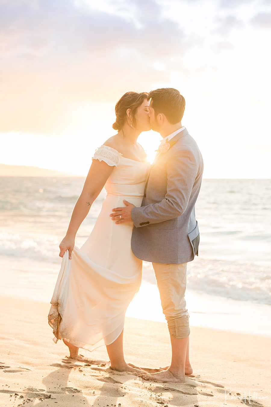 bride and groom at hawaii beach wedding