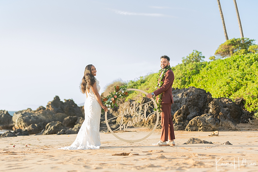 just mauid sign wedding photography