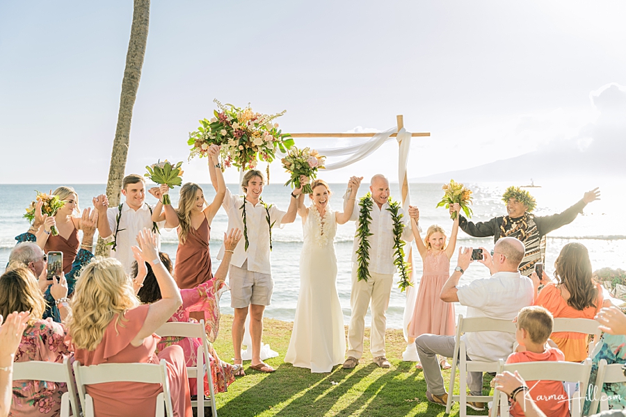 hawaii hyatt regency wedding during sunset
