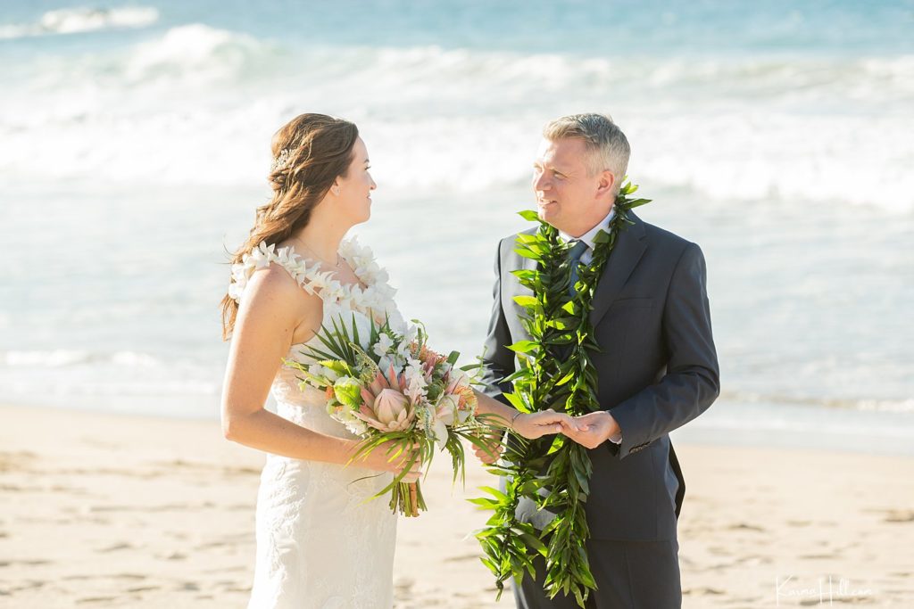 hawaii beach wedding during sunset