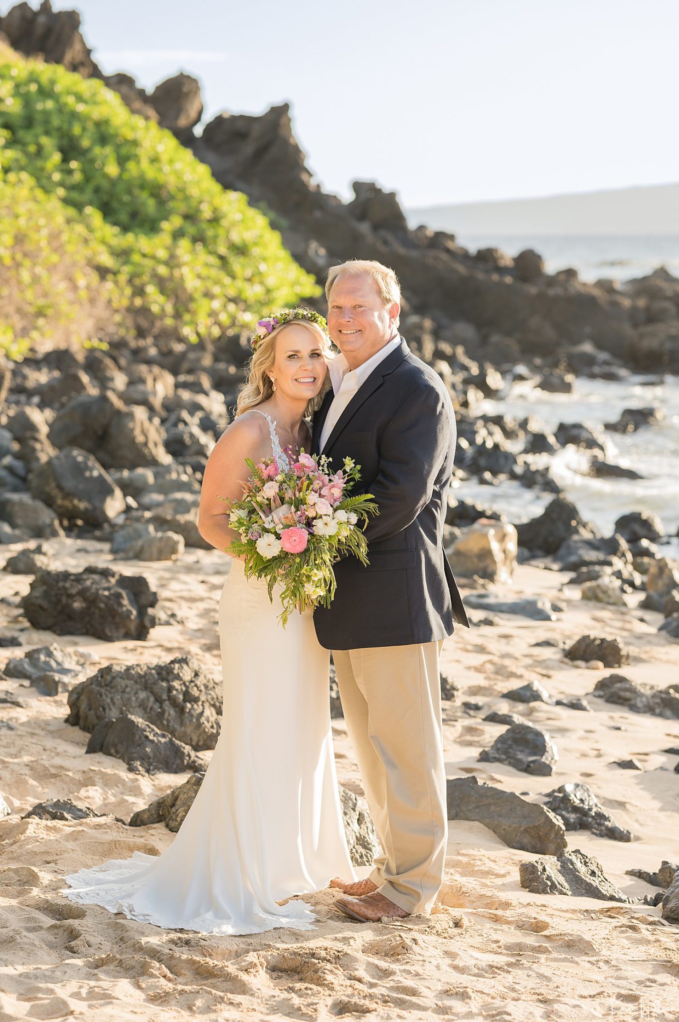 An Intimate Sunset Leah & Shannon Elope in Maui
