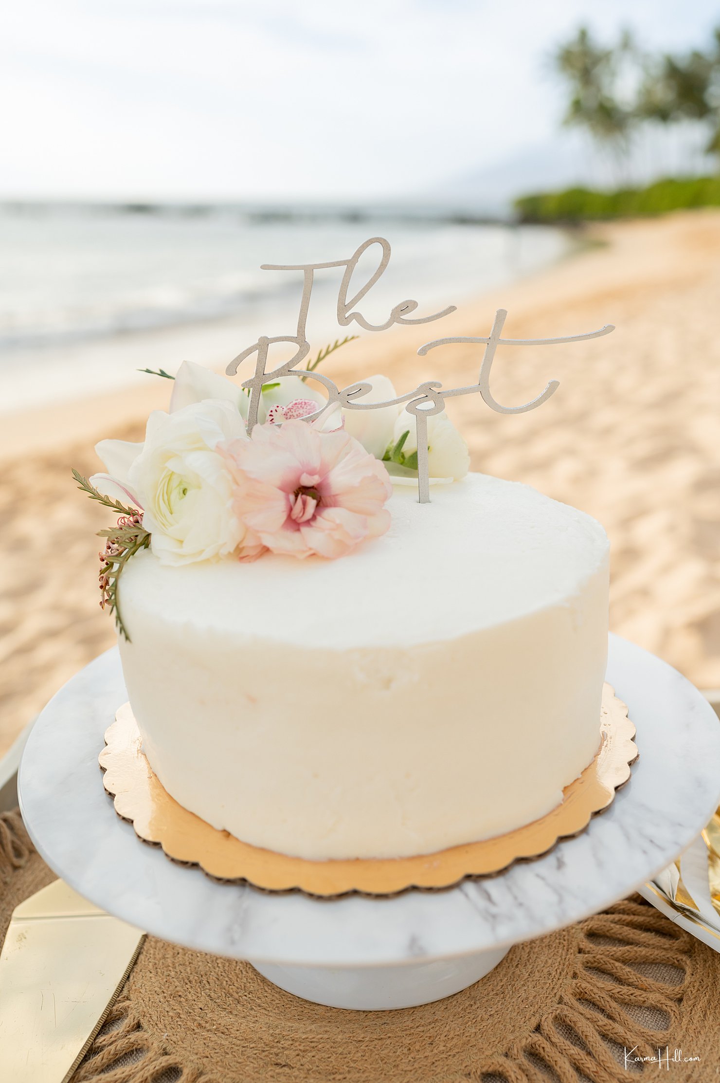 cake for hawaii beach wedding