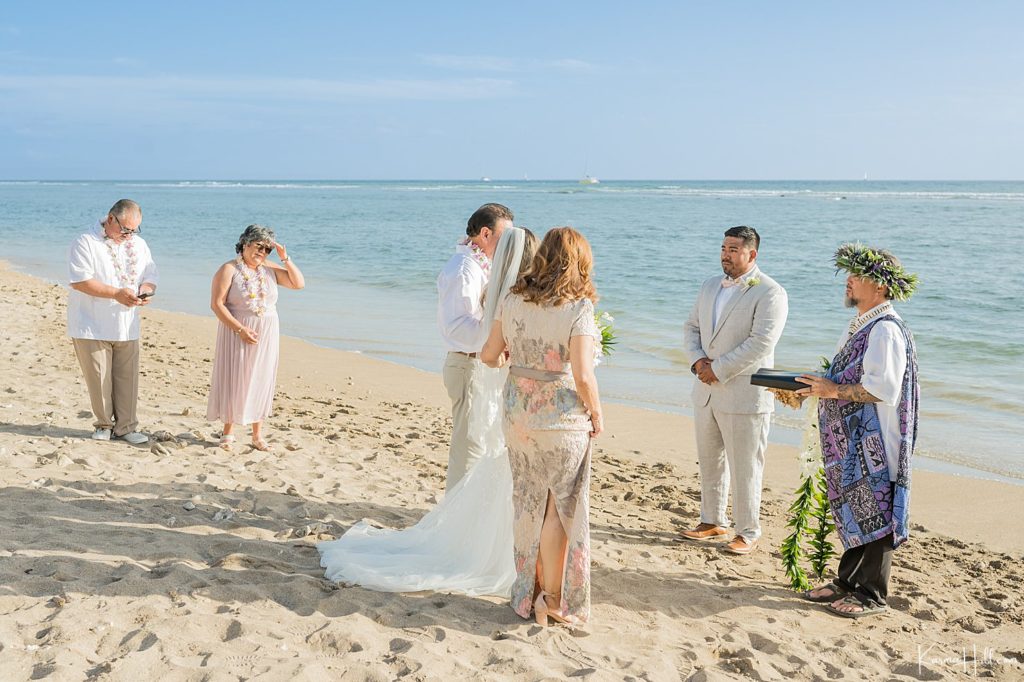 bride walking down aisle at lahaina shores beach wedding