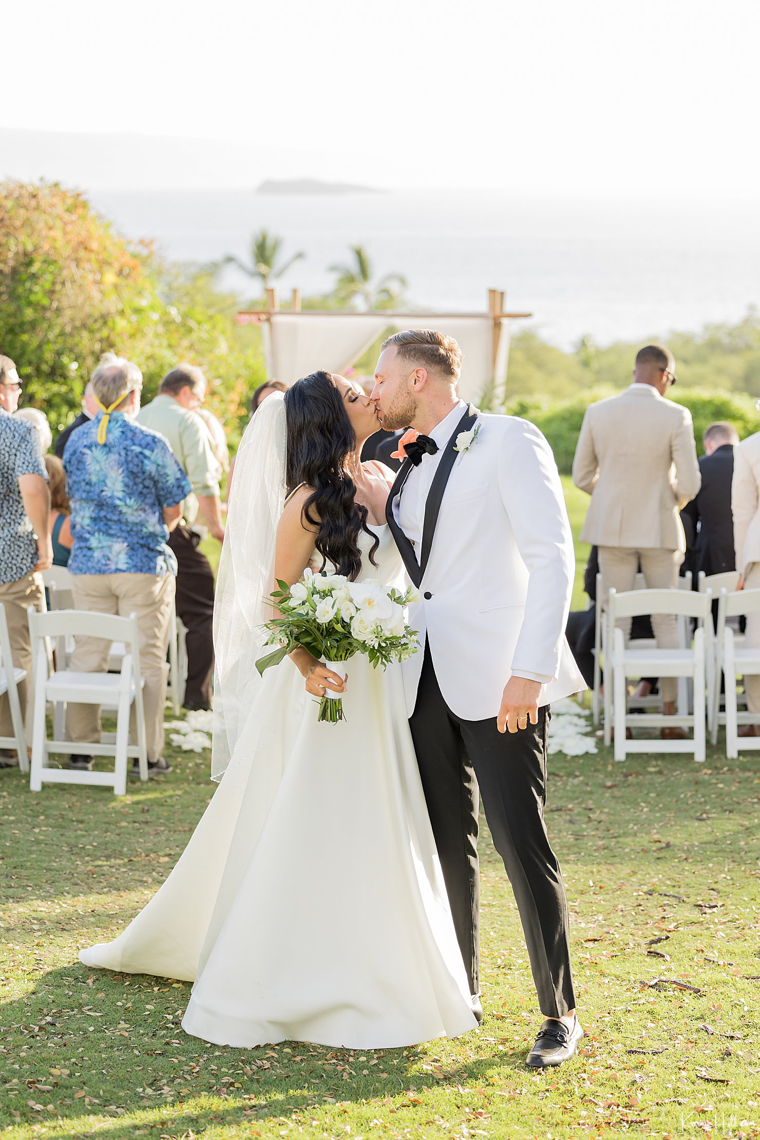Maui wedding venue couple