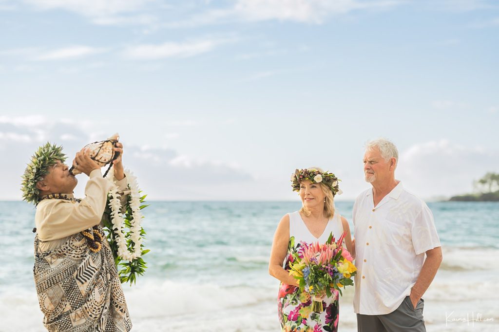 minister for maui beach elopement