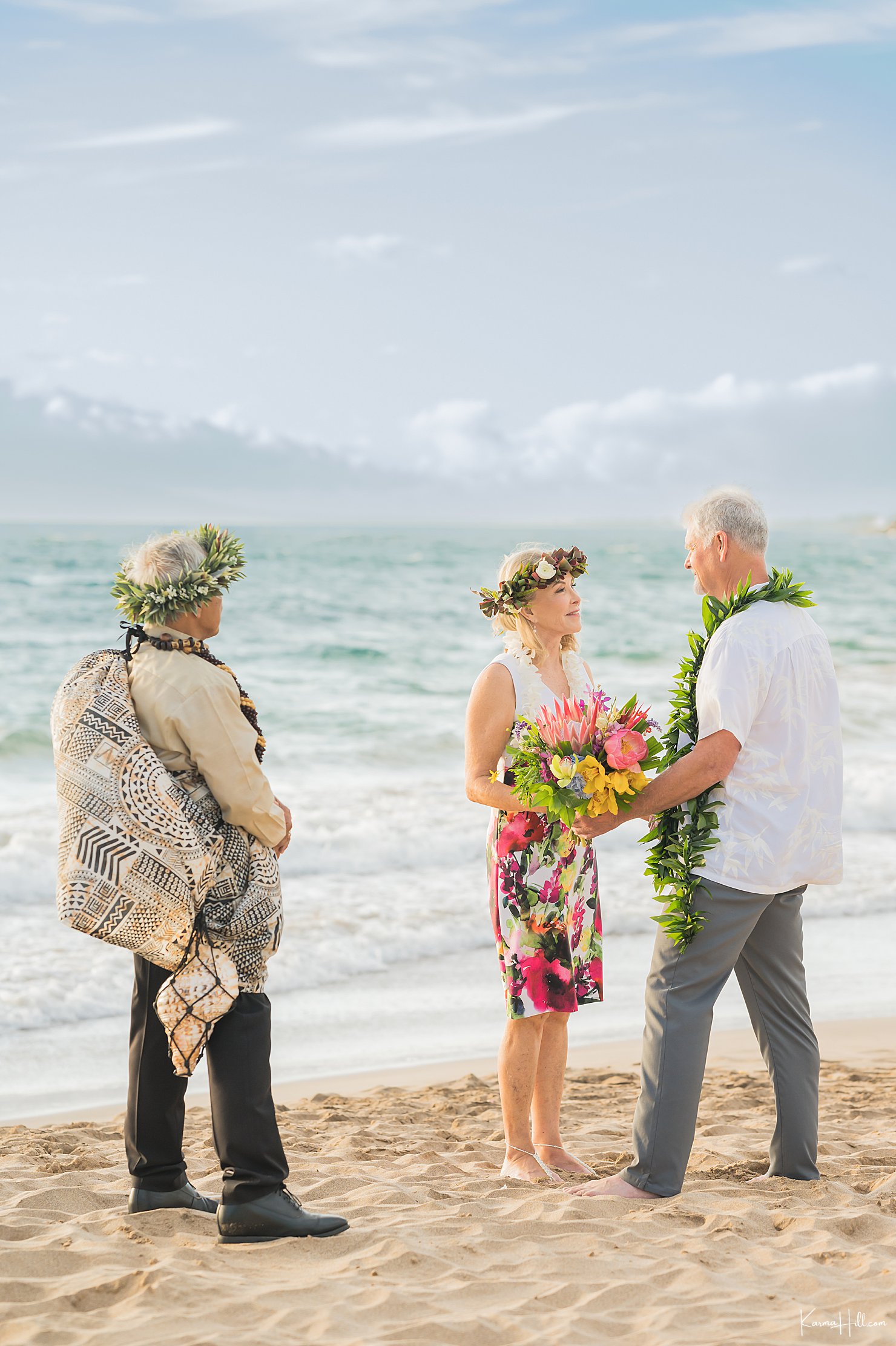 maui beach elopement ceremony